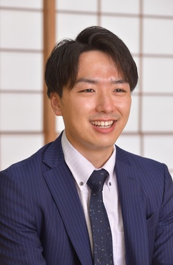 プロ将棋棋士 徳田拳士 (とくだ けんし)さん