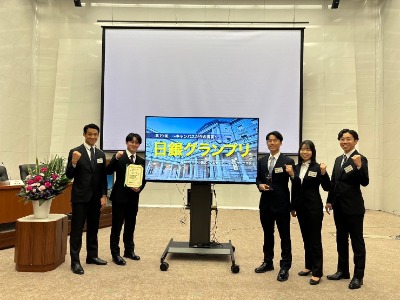 受賞したチームのメンバー