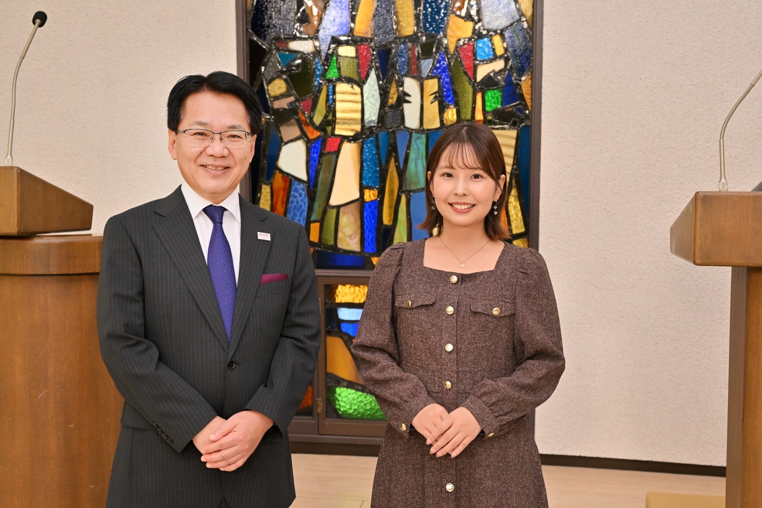 志対談_嘉藤アナウンサー)